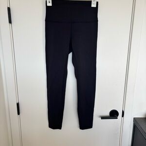 Lululemon Black Wunder Train High Rise Ribbed Tight Leggings - size 6